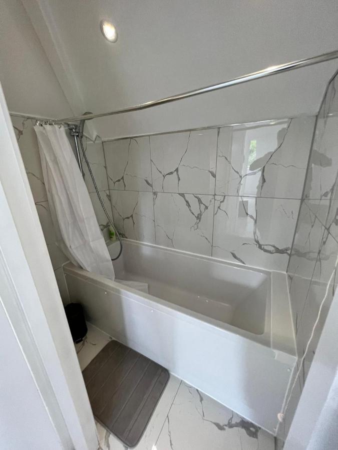 Lovely 2 Bedroom Flat With Roof Terrace In London Nw6 Екстер'єр фото